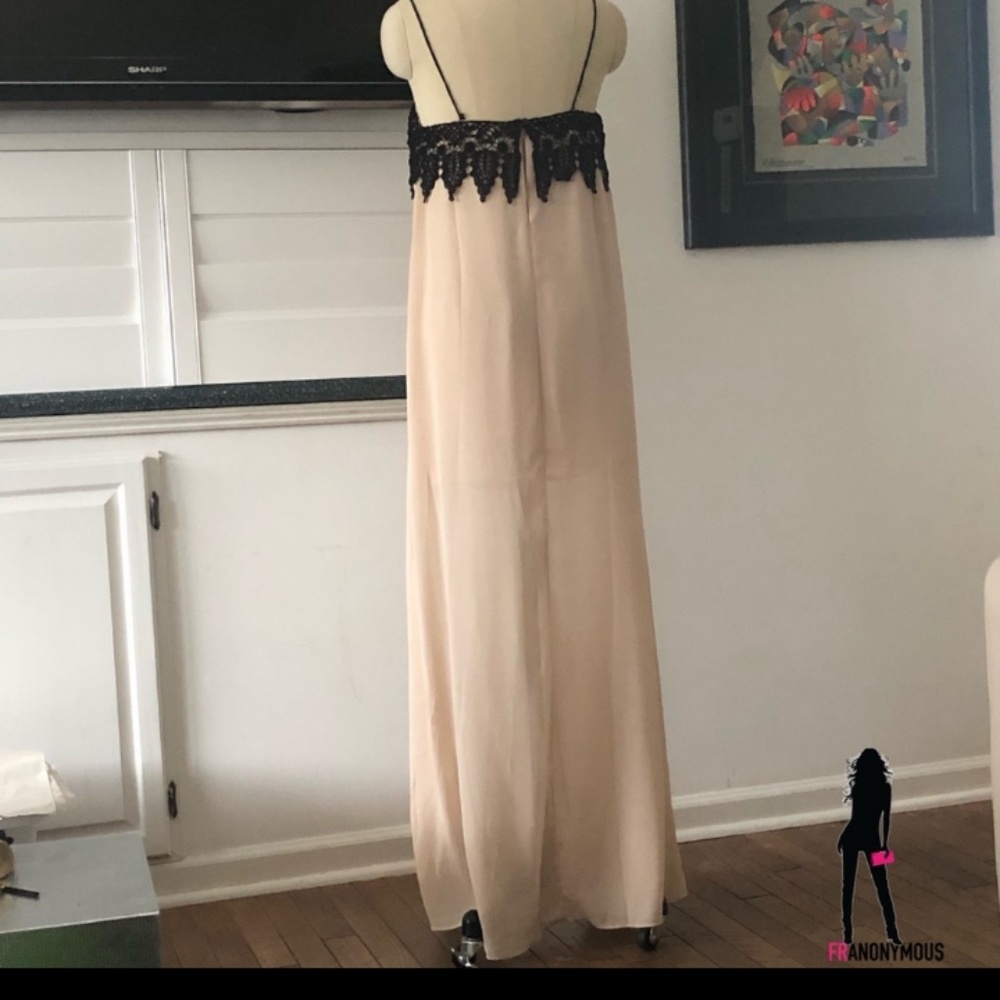 Black Lace Detail Maxi Dress - Picture 4 of 5